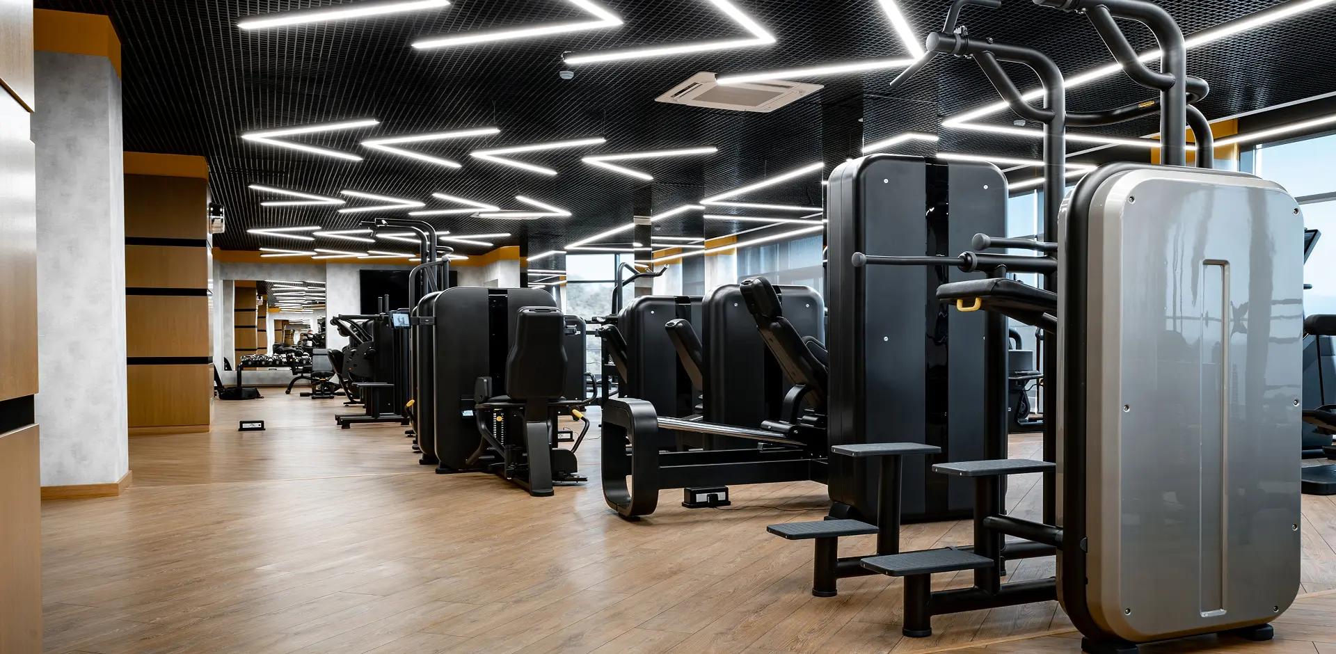 Commercial Strength Training Equipment